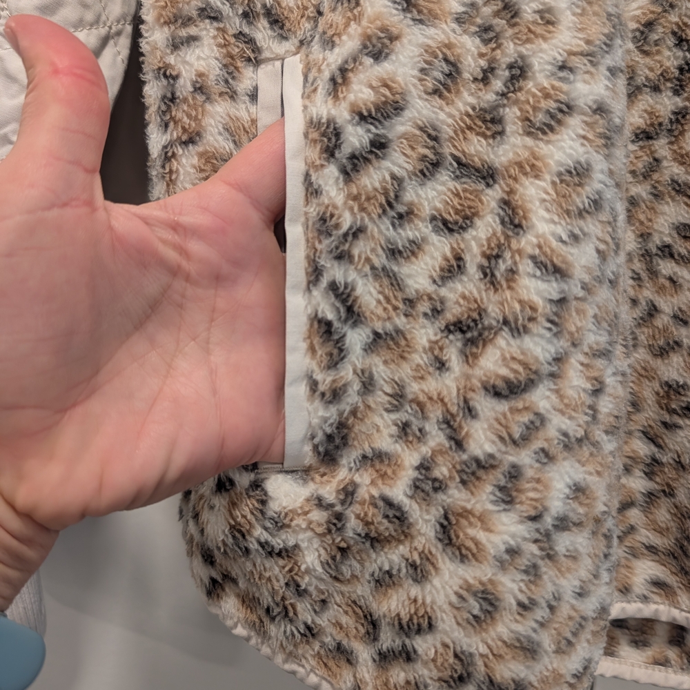 ABERCROMBIE & FITCH Assymetrical Snap-up Leopard Fleece Sweater Jacket Medium - Picture 4 of 9